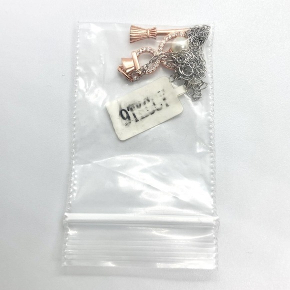 Rose Gold Plated Faux Pearl Frosty the Snowman 925 Necklace - Picture 8 of 9